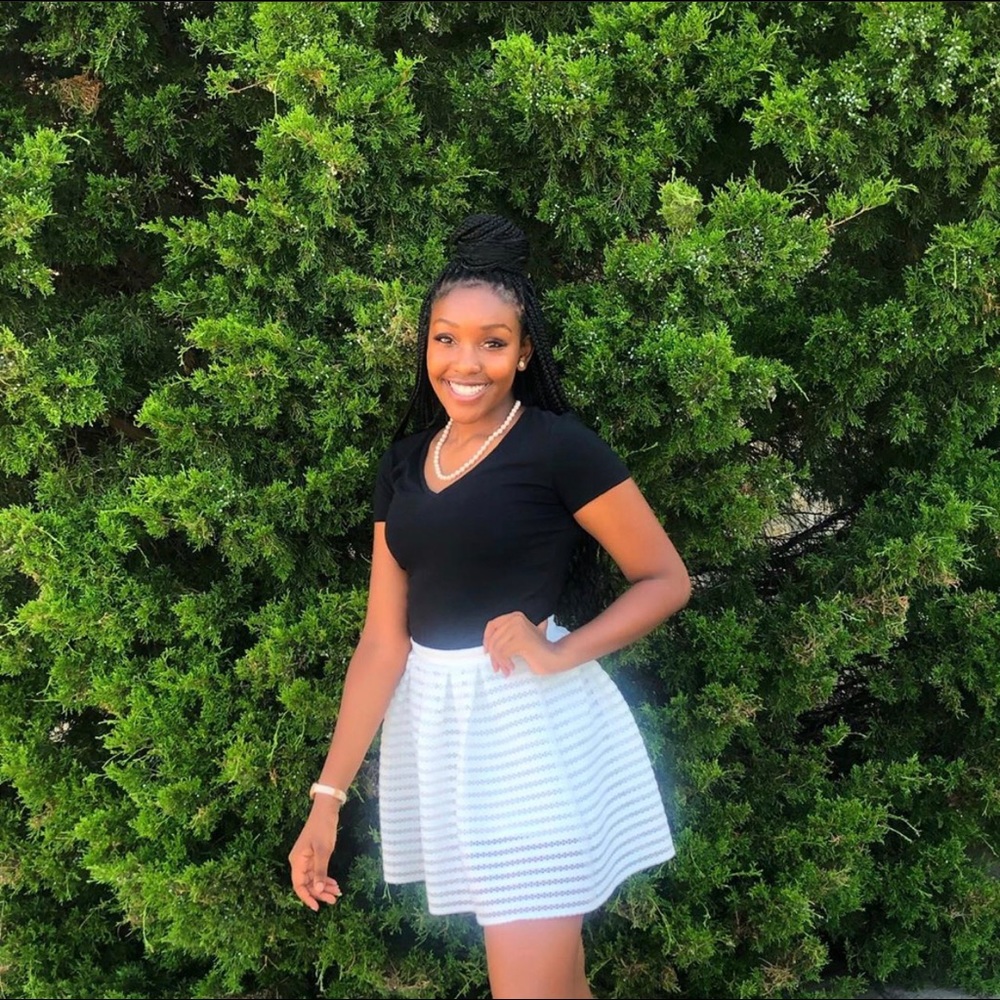 Meet your Posher, Kayla
